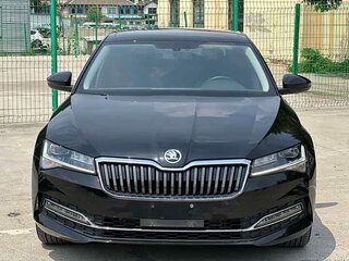 2023 Skoda Superb III Рестайлинг, чёрный, 1860001 рублей, вид 2