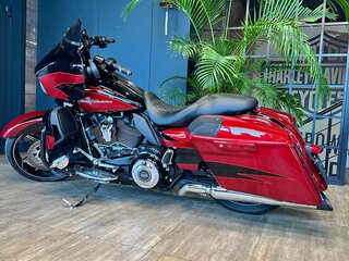 2017 Harley-Davidson CVO Street Glide, красный, 2150000 рублей, вид 5