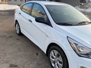 2016 Hyundai Solaris I Рестайлинг, белый, 910000 рублей, вид 3