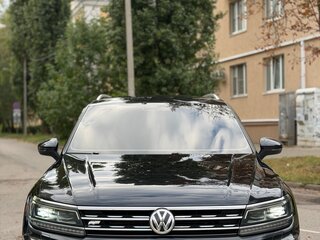 2018 Volkswagen Tiguan II, чёрный, 2890000 рублей, вид 4