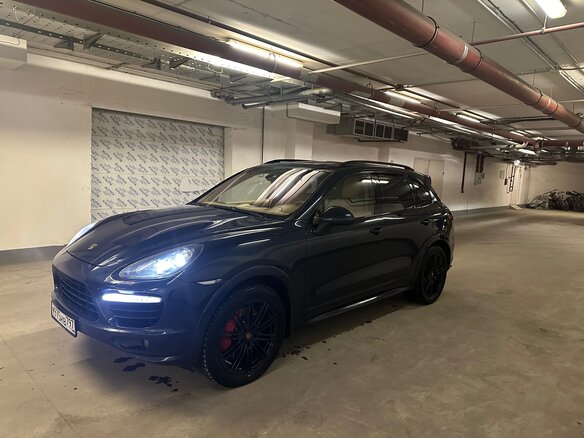 2010 Porsche Cayenne Turbo II (958), синий, 2120000 рублей