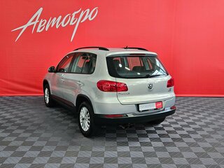 2013 Volkswagen Tiguan I Рестайлинг, серебристый, 1174000 рублей, вид 3