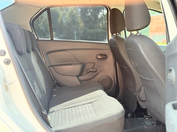 2017 Renault Logan II, белый, 675000 рублей - вид 22