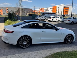 2017 Mercedes-Benz E-Класс 400 V (W213, S213, C238), белый, 3890000 рублей, вид 2
