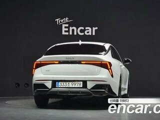 2023 Kia K5 III Рестайлинг, белый, 2750000 рублей, вид 3