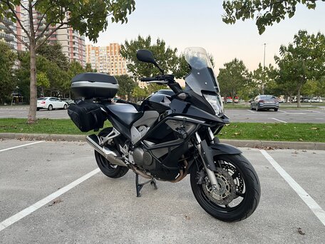 2011 Honda VFR 800X (Crossrunner), чёрный, 600000 рублей, вид 1