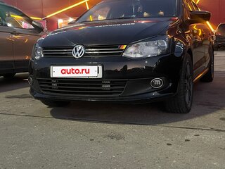2014 Volkswagen Polo V, чёрный, 550000 рублей, вид 2