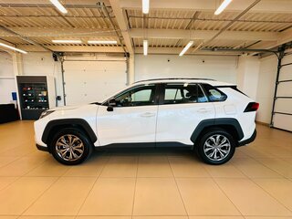 2024 Toyota RAV4 V (XA50), белый, 3799900 рублей, вид 3