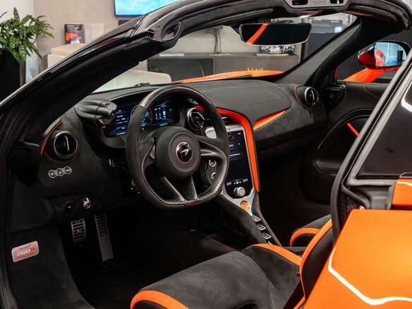 2026 McLaren 750S, оранжевый, 42900000 рублей - вид 17