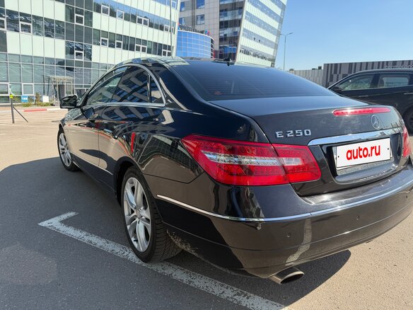 2011 Mercedes-Benz E-Класс 250 5G-Tronic IV (W212, S212, C207), чёрный, 1290000 рублей - вид 4