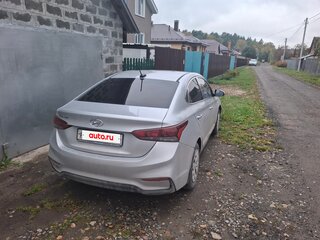 2017 Hyundai Solaris II, серебристый, 900000 рублей, вид 4