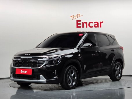 2023 Kia Seltos I Рестайлинг, чёрный, 2150000 рублей, вид 1