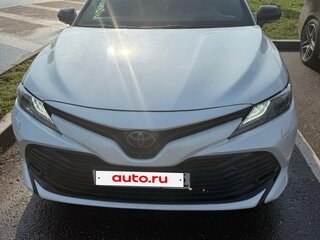 2020 Toyota Camry VIII (XV70), белый, 2950000 рублей, вид 2