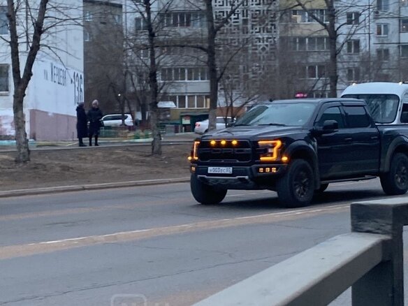 2020 Ford F-150 Raptor XIII Рестайлинг, чёрный, 7900000 рублей - вид 2