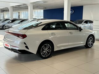 2020 Kia K5 III, белый, 2280000 рублей, вид 4
