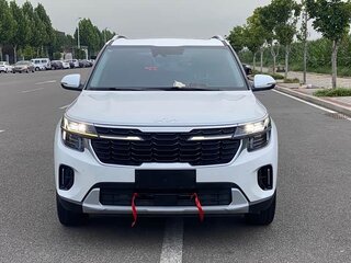 2023 Kia Seltos I Рестайлинг, белый, 1870005 рублей, вид 2