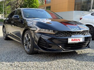 2021 Kia K5 III, чёрный, 1950000 рублей, вид 1