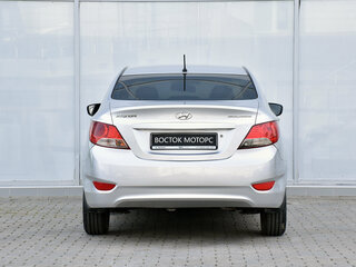 2011 Hyundai Solaris I, серебристый, 580000 рублей, вид 5