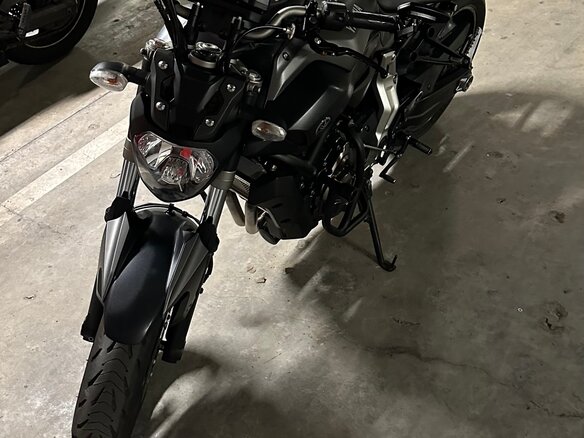 2015 Yamaha MT-07 (FZ-07), серый, 650000 рублей - вид 3