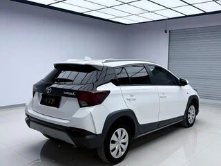 2022 Toyota Yaris L XP150 Рестайлинг, белый, 1360000 рублей, вид 3