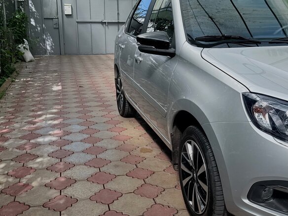 2026 Lada (ВАЗ) Granta I Рестайлинг, серебристый, 1120000 рублей - вид 1
