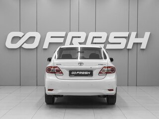 2012 Toyota Corolla X (E140, E150) Рестайлинг, белый, 700000 рублей, вид 4