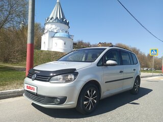 2011 Volkswagen Touran I Рестайлинг 2, серебристый, 990000 рублей, вид 1