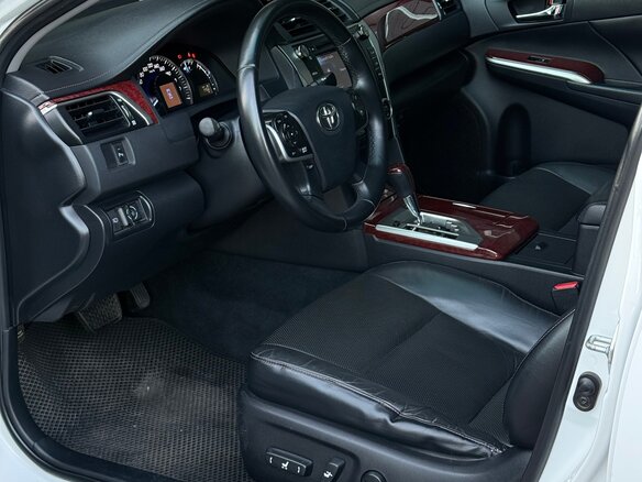 2013 Toyota Camry VII (XV50), белый, 1750000 рублей - вид 14