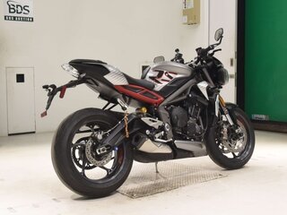 2022 Triumph Street Triple, серый, 882000 рублей, вид 5