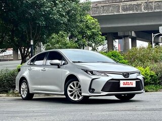 2023 Toyota Corolla XII (E210) Рестайлинг, серебристый, 1185000 рублей, вид 3