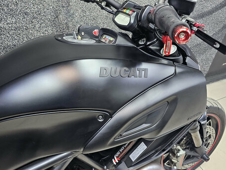 2015 Ducati Diavel, чёрный, 989000 рублей, вид 3