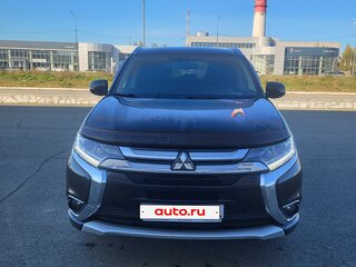2016 Mitsubishi Outlander III Рестайлинг 2, чёрный, 1900000 рублей, вид 3