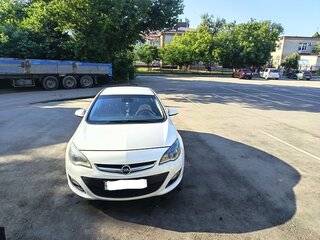 2014 Opel Astra J Рестайлинг, белый, 930000 рублей, вид 2