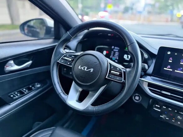 2023 Kia K3 II (China Market) Рестайлинг, белый, 1467007 рублей - вид 11