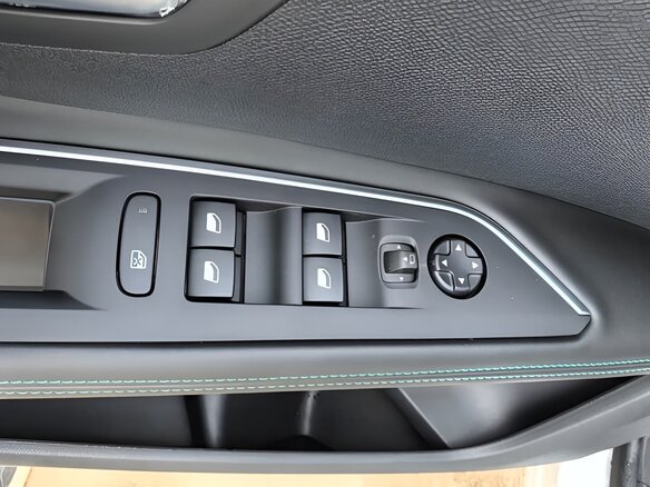 2025 Peugeot 5008 II Рестайлинг, белый, 3080000 рублей - вид 15