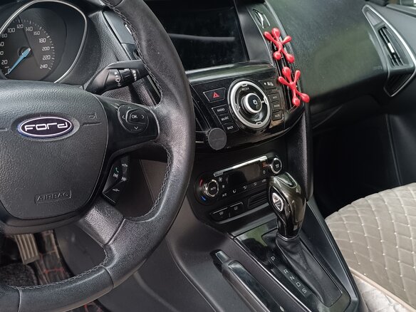 2012 Ford Focus III, коричневый, 790000 рублей - вид 3