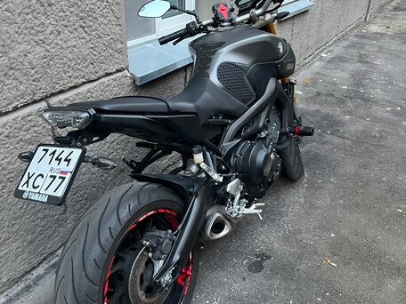 2014 Yamaha MT-09 (FZ-09), серый, 600000 рублей, вид 4
