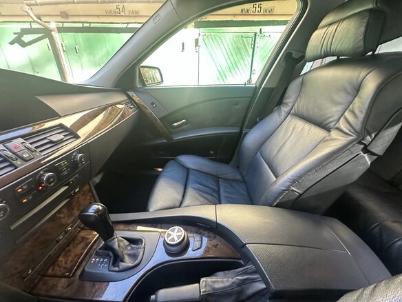 2005 BMW 5 серии 530i V (E60/E61), чёрный - вид 7