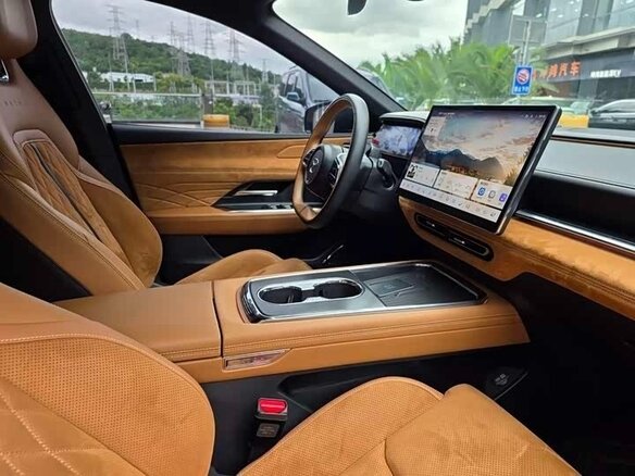 2025 Mazda EZ-6 28.4 kWh, коричневый - вид 11