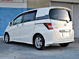 2013 Honda Freed Spike I Рестайлинг, белый, 820000 рублей, вид 4