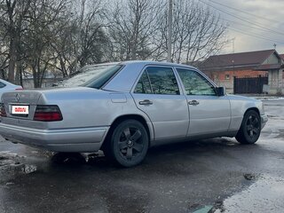 1993 Mercedes-Benz E-Класс 280 I (W124), серебристый, 575000 рублей, вид 5