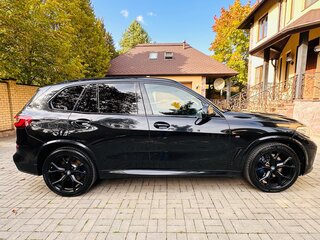 2018 BMW X5 40i IV (G05/G18), чёрный, 5180000 рублей, вид 2