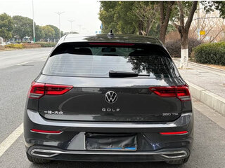 2023 Volkswagen Golf VIII, чёрный, 1510000 рублей, вид 5
