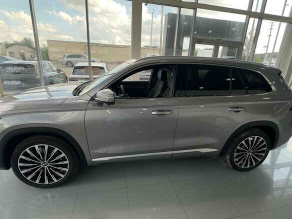 2025 Geely Monjaro I, серебристый, 4899990 рублей - вид 4