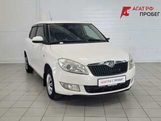 2011 Skoda Fabia II Рестайлинг, белый, 470000 рублей, вид 3