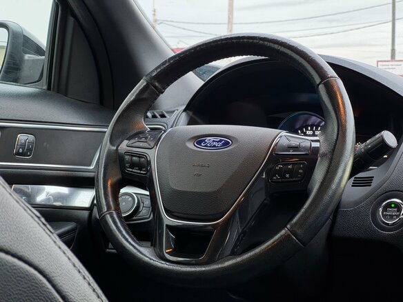 2017 Ford Explorer V Рестайлинг, чёрный, 2200000 рублей - вид 10
