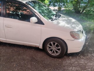 2000 Toyota Platz, белый, 245000 рублей, вид 1