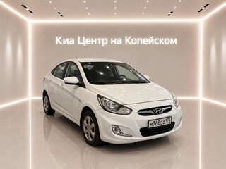 2013 Hyundai Solaris I, белый, 799990 рублей, вид 1