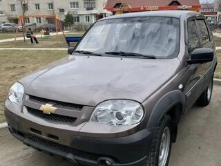 2013 Chevrolet Niva I Рестайлинг, коричневый, 760000 рублей, вид 3