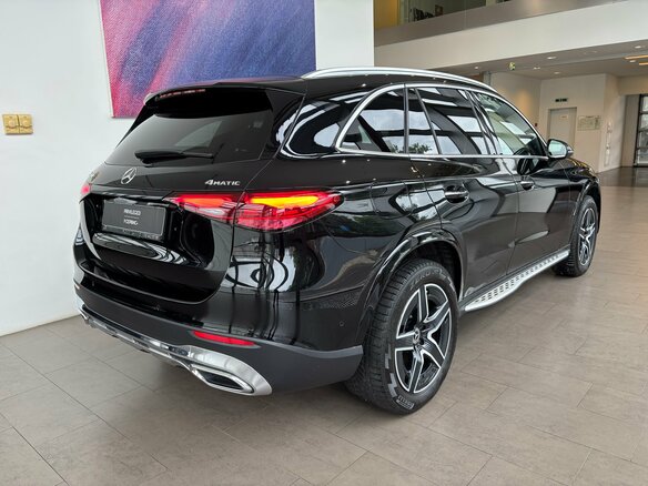 2024 Mercedes-Benz GLC 200 II (X254), чёрный, 6990000 рублей - вид 3